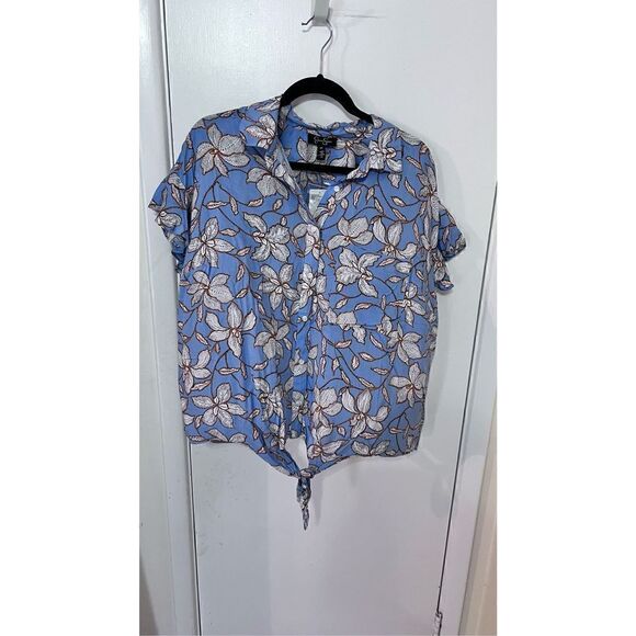 JESSICA SIMPSON SHORT SLEEVE BUTTON DOWN BLUE FLORAL BLOUSE WOMENS SIZE 1XL NEW - Picture 2 of 10